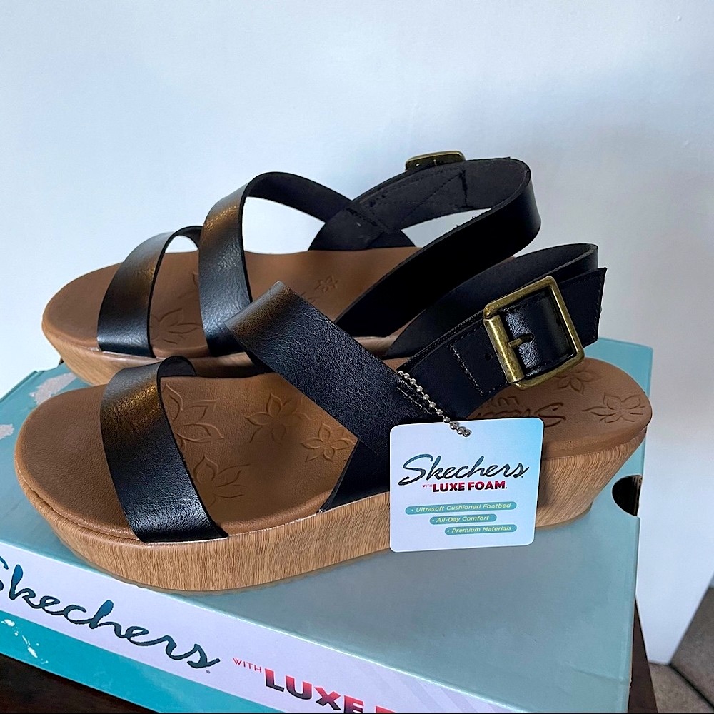 NEW WITH TAG! - Skechers black platform sandal